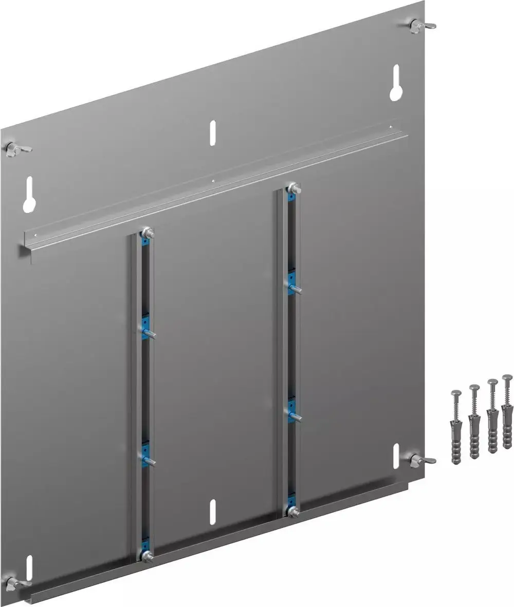 Vario Schrankrückwand von Uponor, montiert, mit mehreren Schlitzen und Schrauben zur Befestigung, geeignet für verschiedene Anwendungen und Aufbauten.